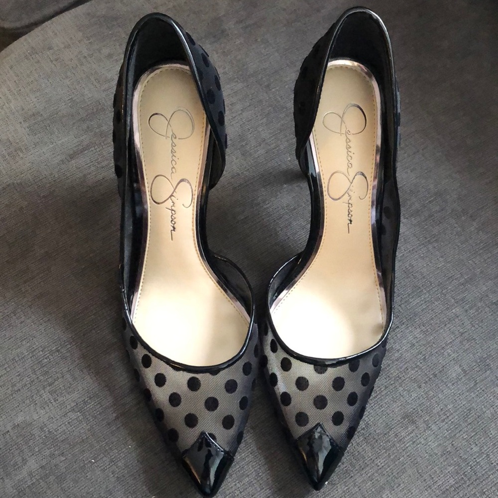 Jessica Simpson pumps